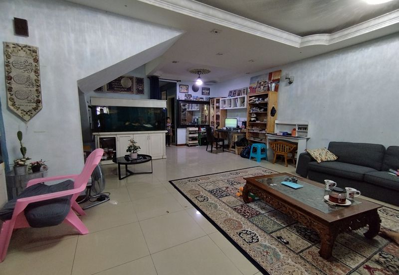 Taman Kristal, Dengkil