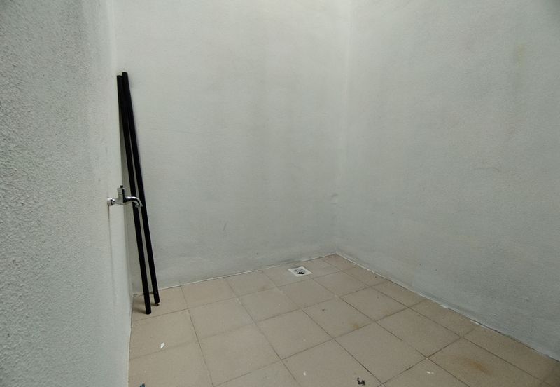 TAMAN BAYU INDERA, LUKUT