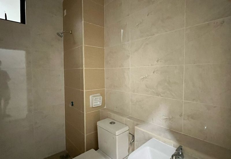 D'Summit Residences @ Kempas Utama