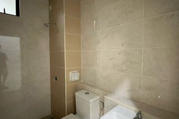 D'Summit Residences @ Kempas Utama