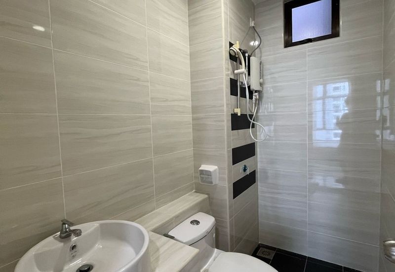 D'Summit Residences @ Kempas Utama