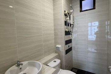 D'Summit Residences @ Kempas Utama