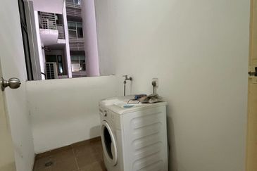 D'Summit Residences @ Kempas Utama