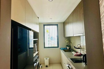 Datum Jelatek Residence