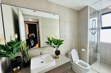 Datum Jelatek Residence