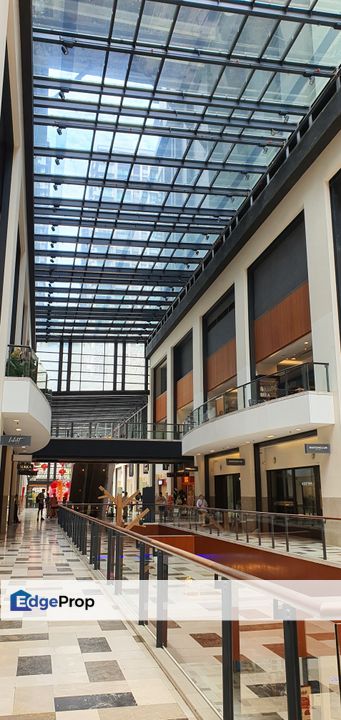 Publika Retail shop dual entrance , Kuala Lumpur, Dutamas