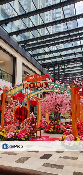 Publika Retail shop dual entrance , Kuala Lumpur, Dutamas