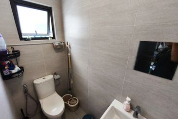 Ayden Townhouse Warisan Puteri