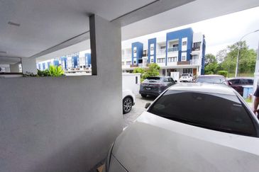 Ayden Townhouse Warisan Puteri