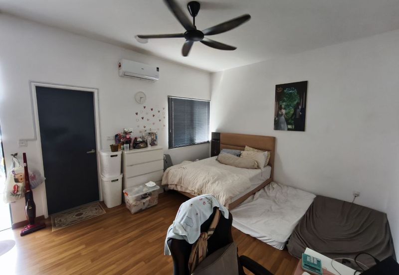 Ayden Townhouse Warisan Puteri