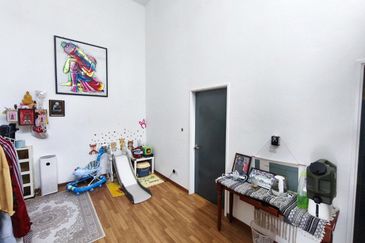 Ayden Townhouse Warisan Puteri