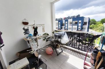 Ayden Townhouse Warisan Puteri