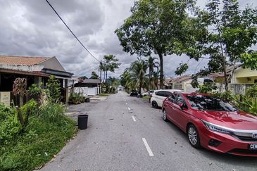 Taman Telipot Bukit Beruntung Single Storey Terrace For Sale