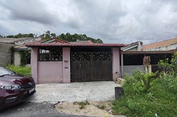 Taman Telipot Bukit Beruntung Single Storey Terrace For Sale