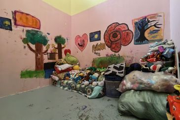 Taman Telipot Bukit Beruntung Single Storey Terrace For Sale