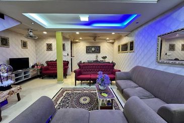 Persiaran Puncak Alam 1 