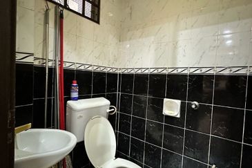 Persiaran Puncak Alam 1 