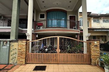 Persiaran Puncak Alam 1 