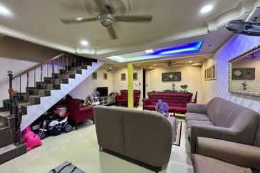 Persiaran Puncak Alam 1 