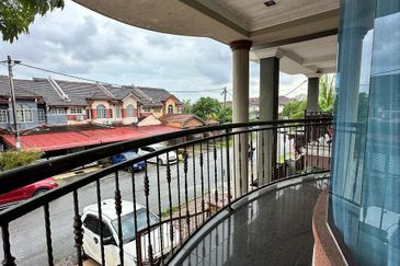 Persiaran Puncak Alam 1 