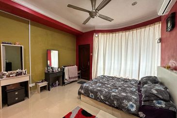 Persiaran Puncak Alam 1 