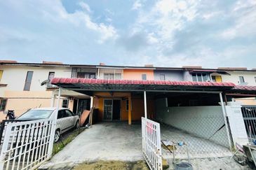 Jalan Semarak, Bukit Beruntung