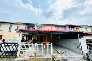 Jalan Semarak, Bukit Beruntung