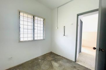 Jalan Semarak, Bukit Beruntung