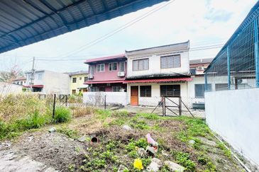 Jalan Semarak, Bukit Beruntung