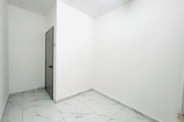 Jalan Semarak, Bukit Beruntung