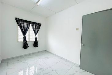 Jalan Semarak, Bukit Beruntung