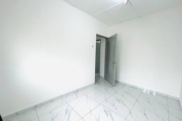 Jalan Semarak, Bukit Beruntung