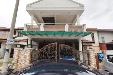 Jalan Semarak, Bukit Beruntung