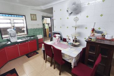 Jalan Semarak, Bukit Beruntung