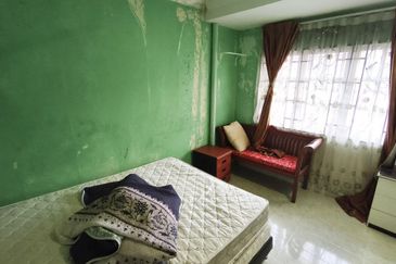 Jalan Semarak, Bukit Beruntung