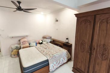 Jalan Semarak, Bukit Beruntung