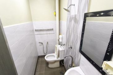 Jalan Semarak, Bukit Beruntung