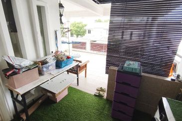 Jalan Semarak, Bukit Beruntung