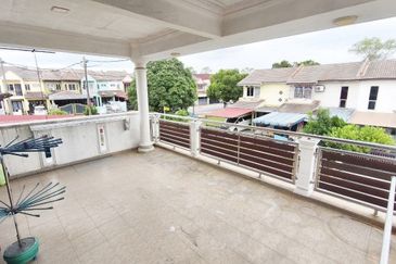 Jalan Semarak, Bukit Beruntung