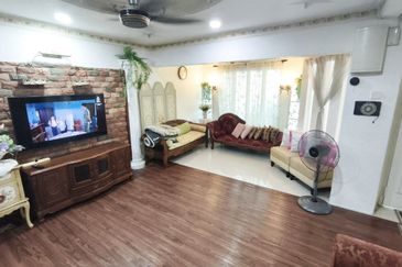 Jalan Semarak, Bukit Beruntung