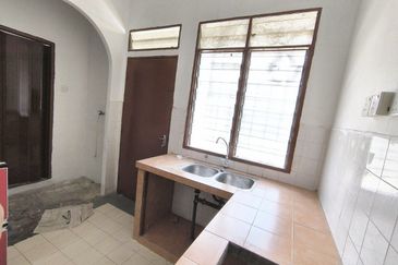 Taman Widuri, Bukit Beruntung