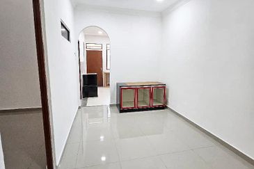 Taman Widuri, Bukit Beruntung