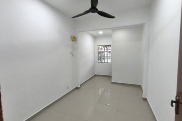 Taman Widuri, Bukit Beruntung