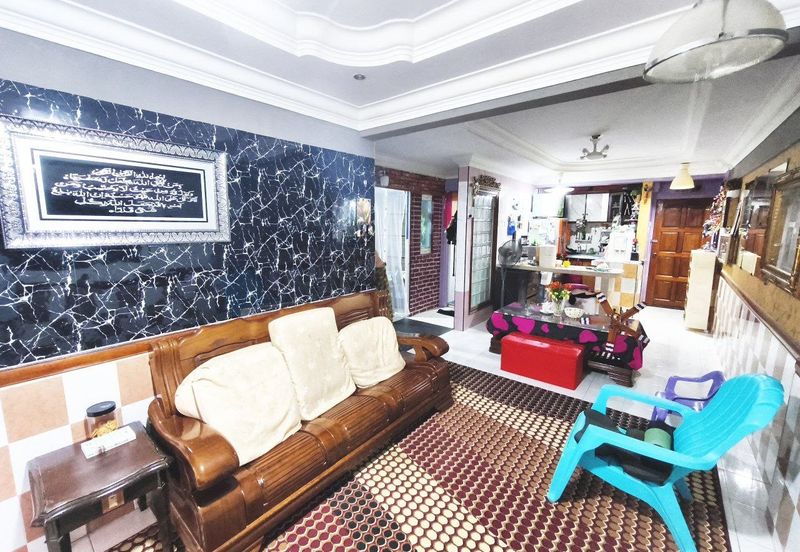 Mawar Apartment (Taman Bunga Raya)