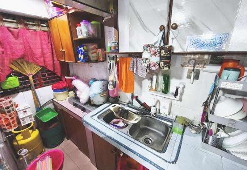 Mawar Apartment (Taman Bunga Raya)