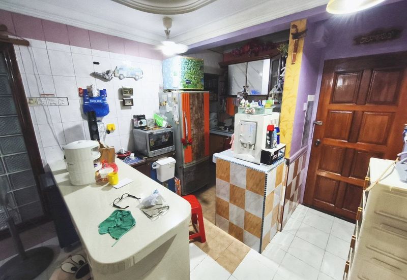 Mawar Apartment (Taman Bunga Raya)