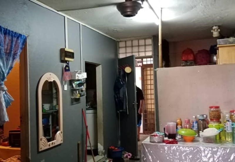 Taman Putri Kulai Flat