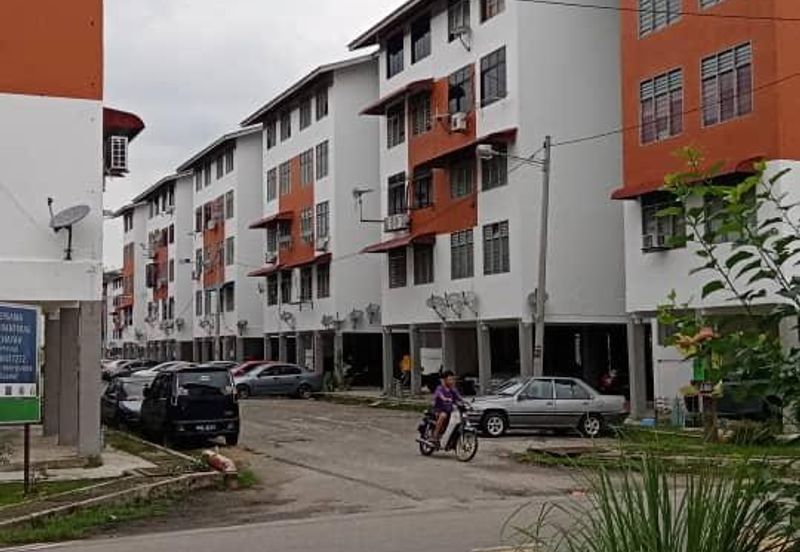 Taman Putri Kulai Flat