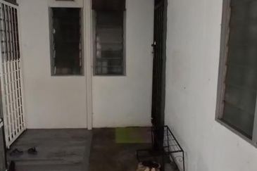 Taman Putri Kulai Flat