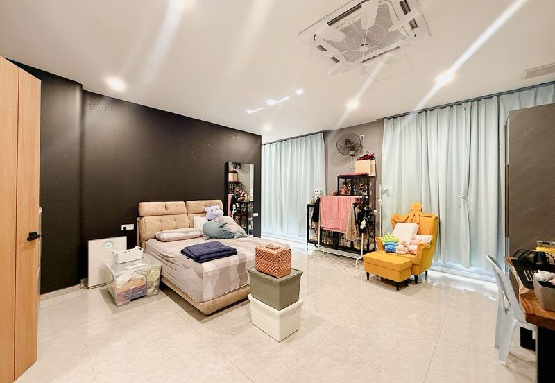 Senibong Cove Waterway Residences